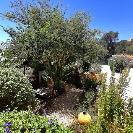 Lovely ゲストハウス *